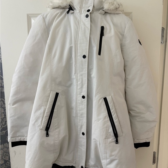 Tahari Jackets & Blazers - Tahari Women's White Ski Jacket with Black Accents
